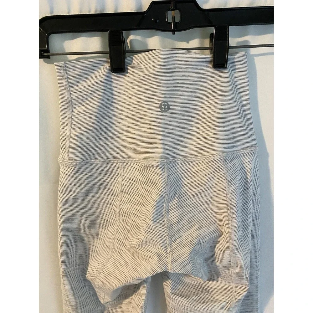 Lululemon Wunder Under‎ Crop II Roll Down Scallop Luxtreme 24